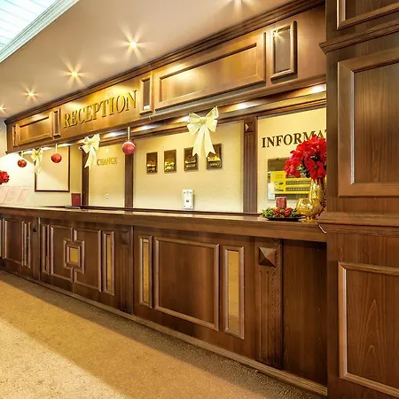 Emerald Apartment-complex Hotel 3*