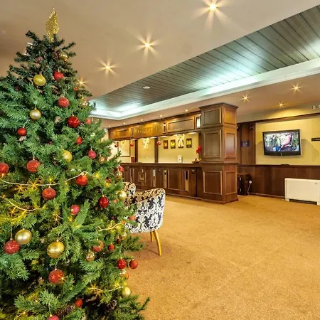 Otel Emerald Apartment-complex