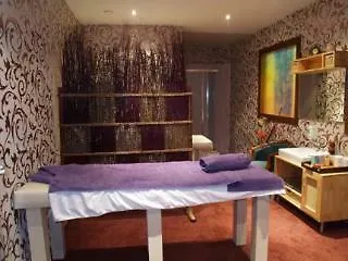 Отель Emerald Apartment-complex 3*